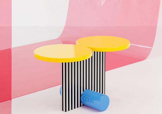 Журнальный столик от фабрики Memphis модель Polar 