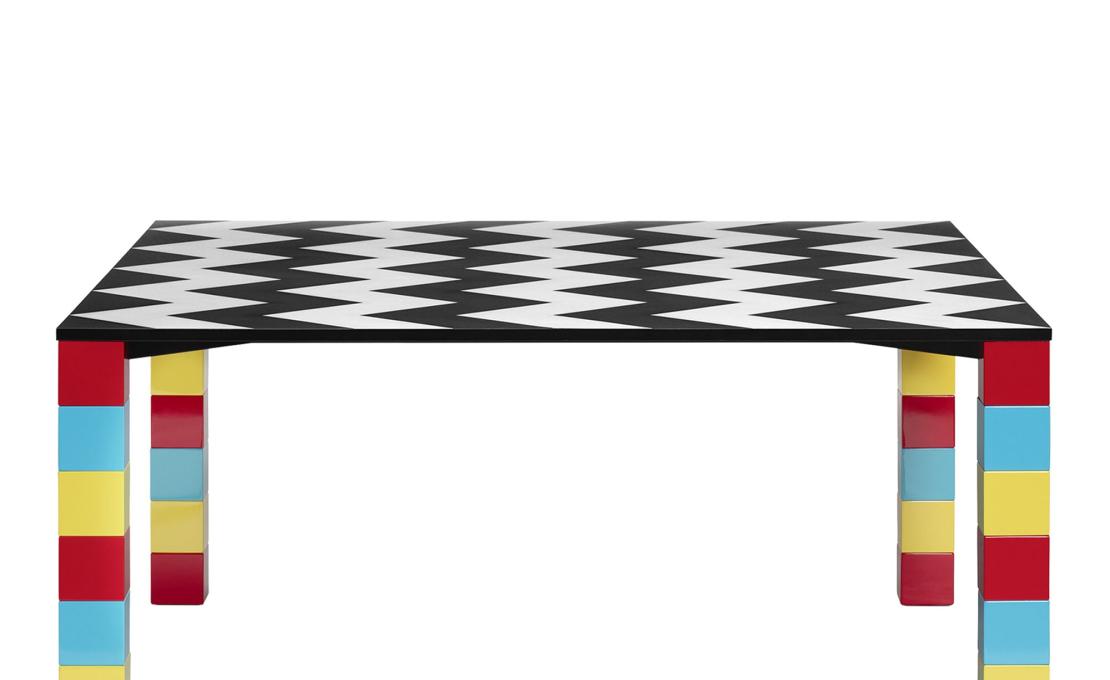 Стол обеденный от фабрики Memphis модель Pierre Table — 