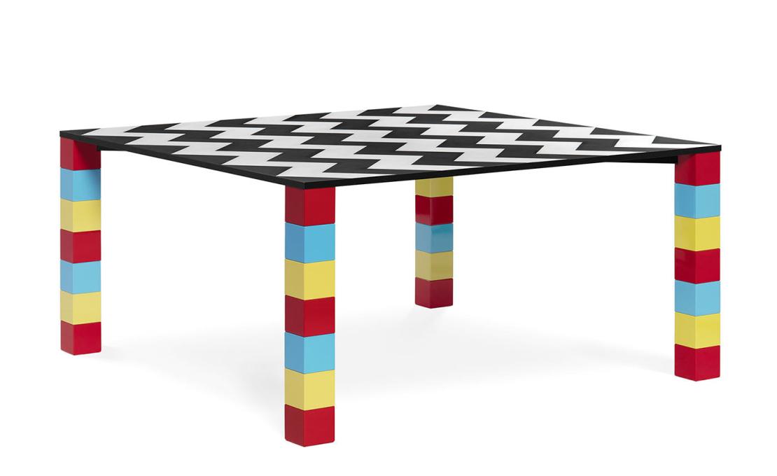 Стол обеденный от фабрики Memphis модель Pierre Table — 