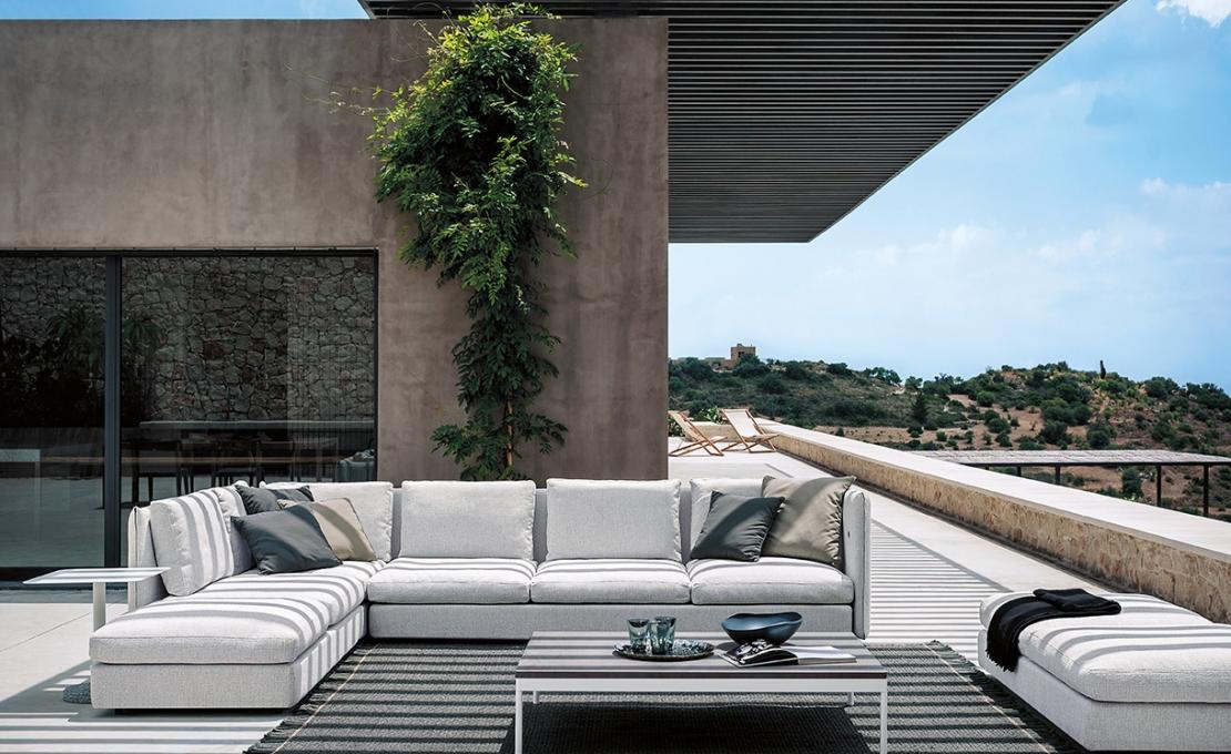 Уличный стол от фабрики Roda модель Basket 