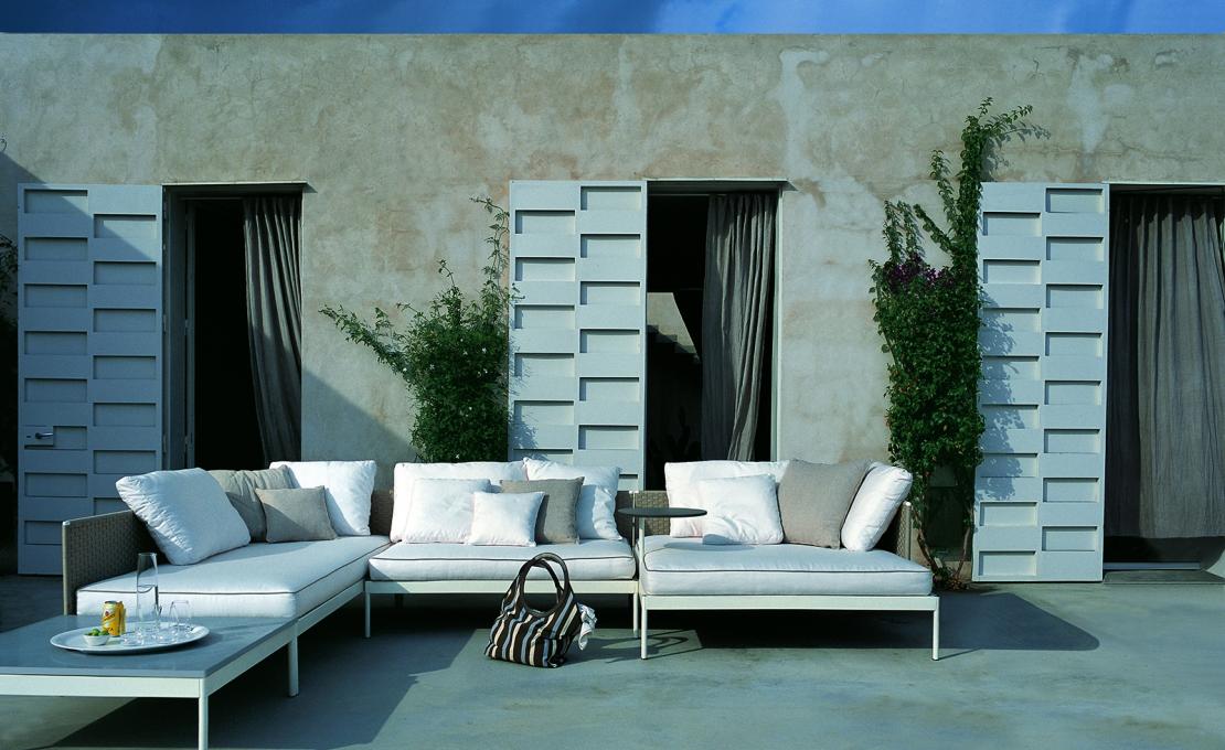 Уличный диван от фабрики Roda модель Basket Sofa