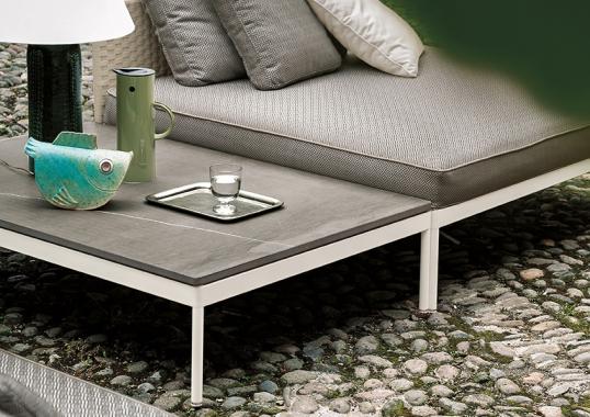 Уличный стол от фабрики Roda модель Basket 