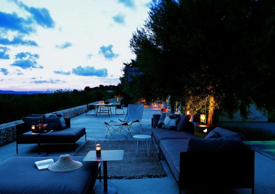 Уличный диван от фабрики Roda модель Basket Sofa