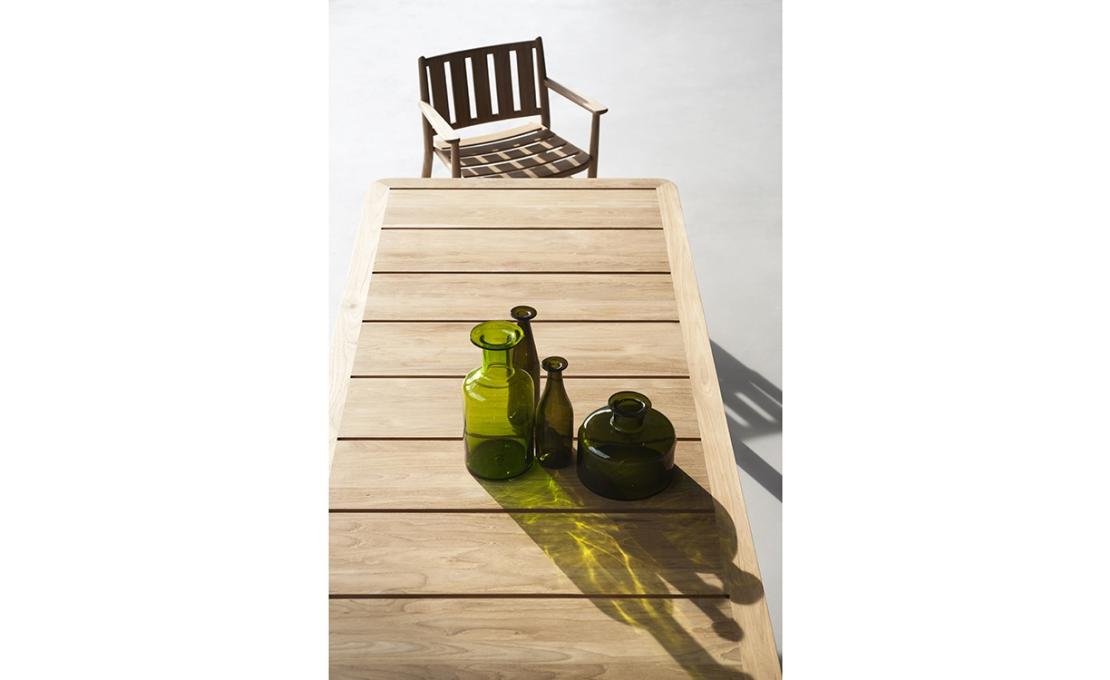 Уличный стол от фабрики Roda модель Levante Table