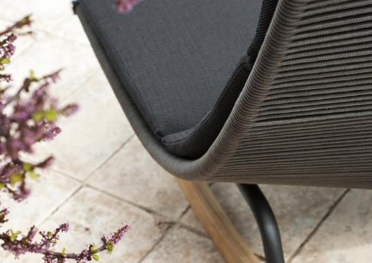 Уличное кресло от фабрики Roda модель LZE003