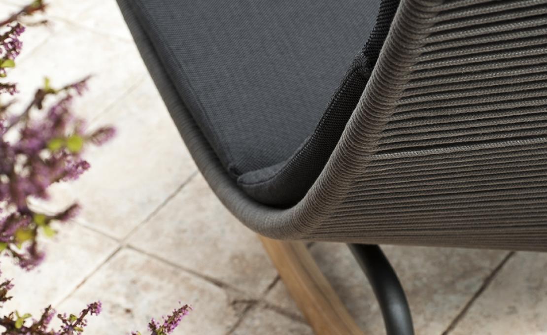 Уличное кресло от фабрики Roda модель LZE003