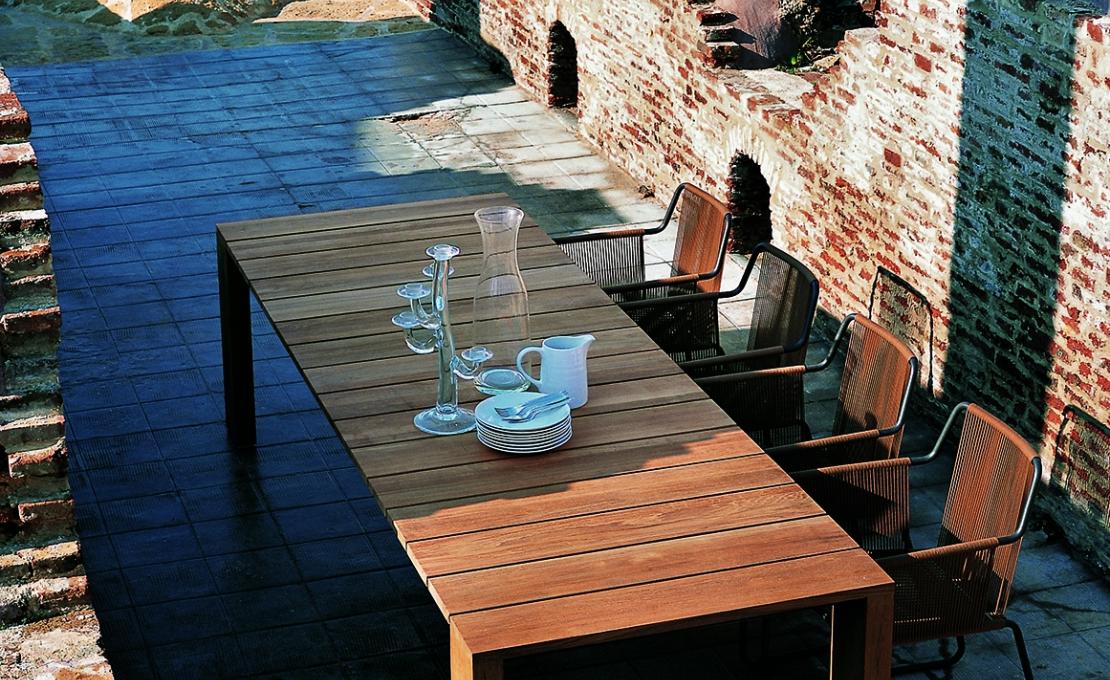 Уличный стол от фабрики Roda модель Pier Table