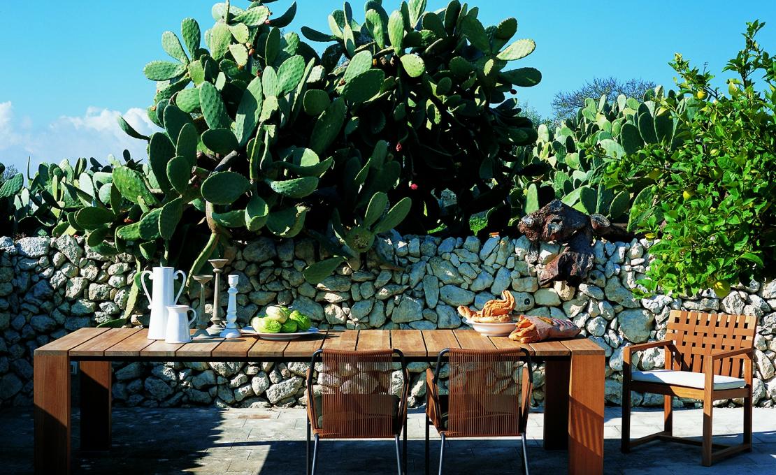 Уличный стол от фабрики Roda модель Pier Table