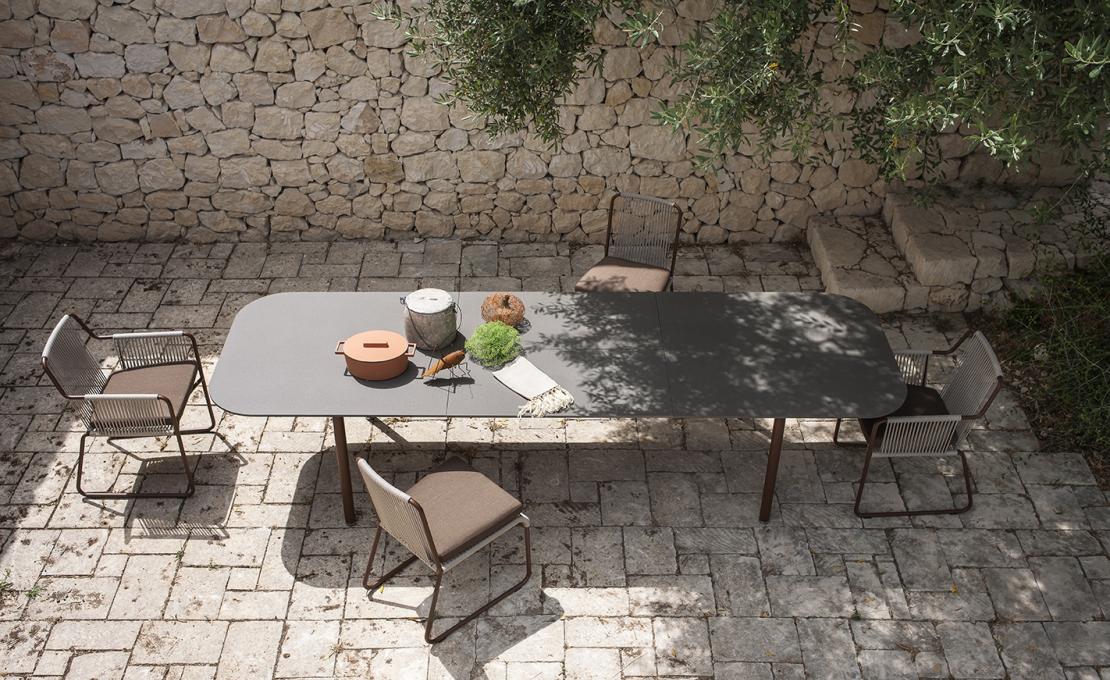 Уличный стол от фабрики Roda модель PPR030