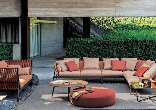 Уличный диван от фабрики Roda модель Piper Belt Sofa