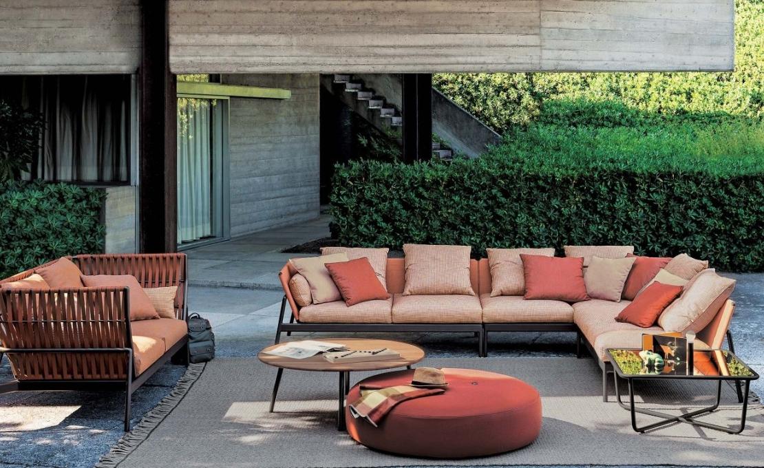 Уличный диван от фабрики Roda модель Piper Belt Sofa