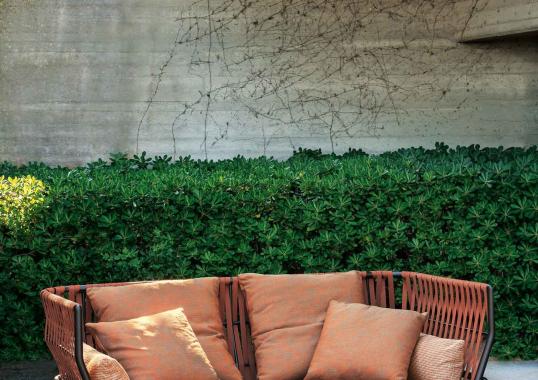 Уличный диван от фабрики Roda модель Piper Belt Sofa