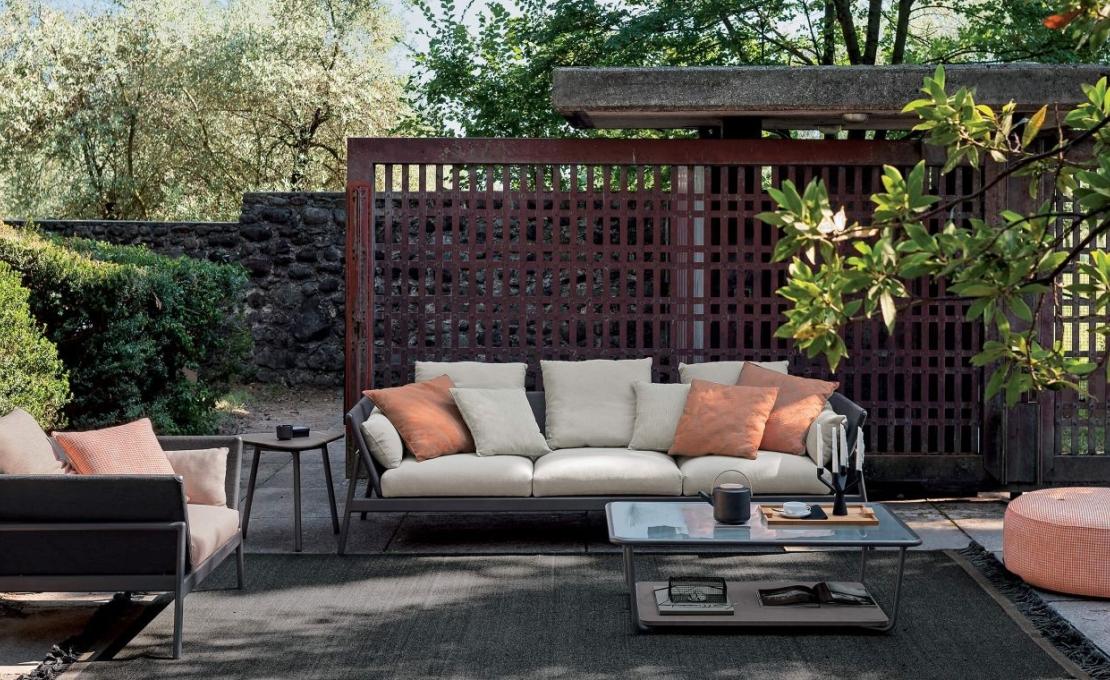 Уличный диван от фабрики Roda модель Piper Sofa