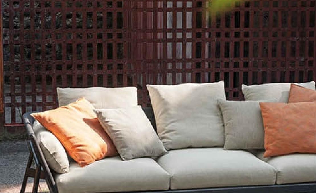 Уличный диван от фабрики Roda модель Piper Sofa