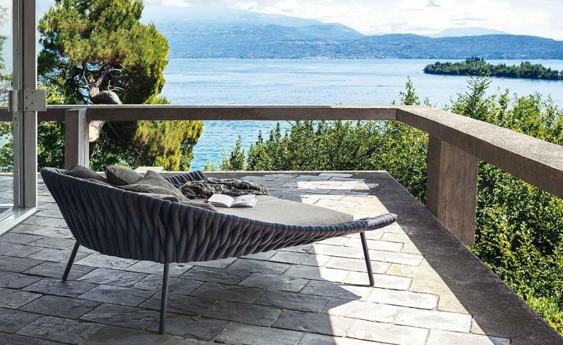 Открытая Кушетка от фабрики Roda модель ARN001