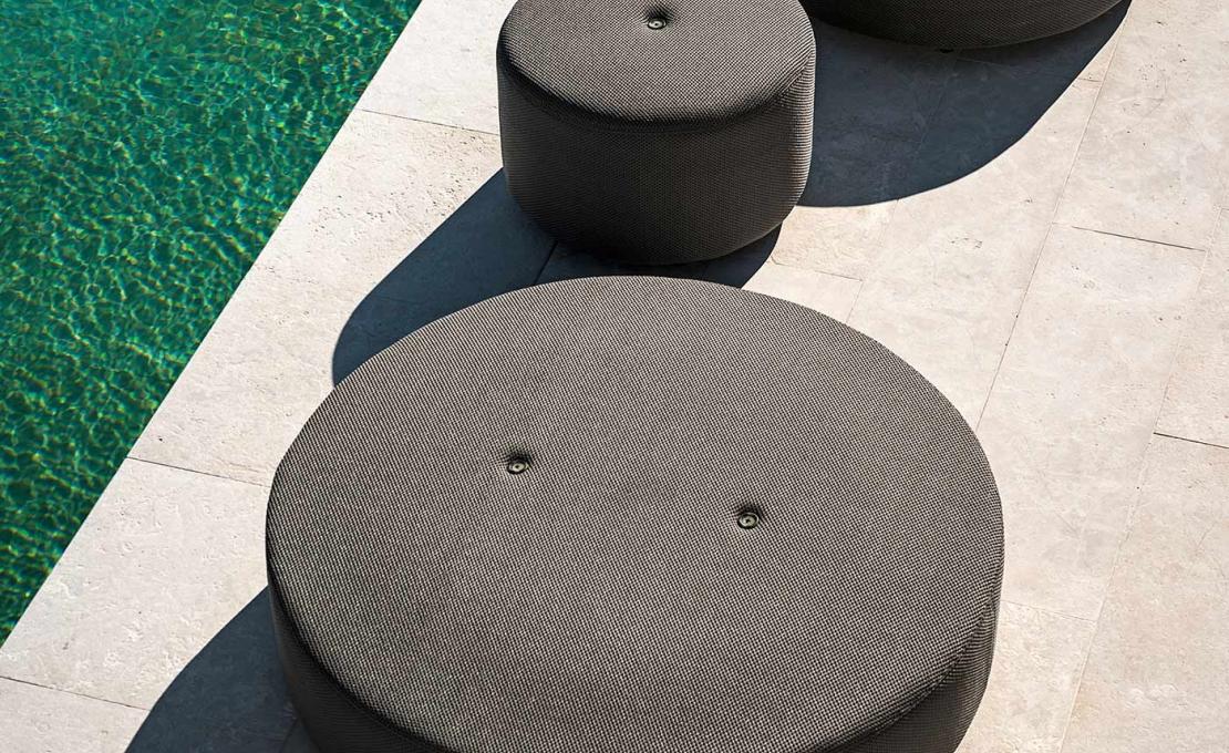 Уличный пуф от фабрики Roda модель Double Pouf