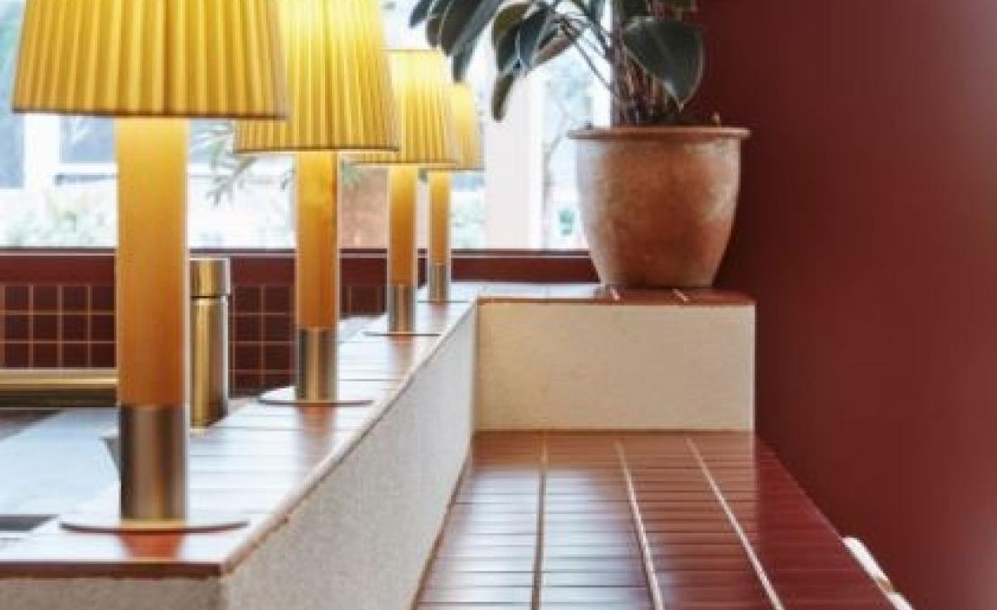 Настольная лампа от фабрики Santa&Cole модель BASTB0