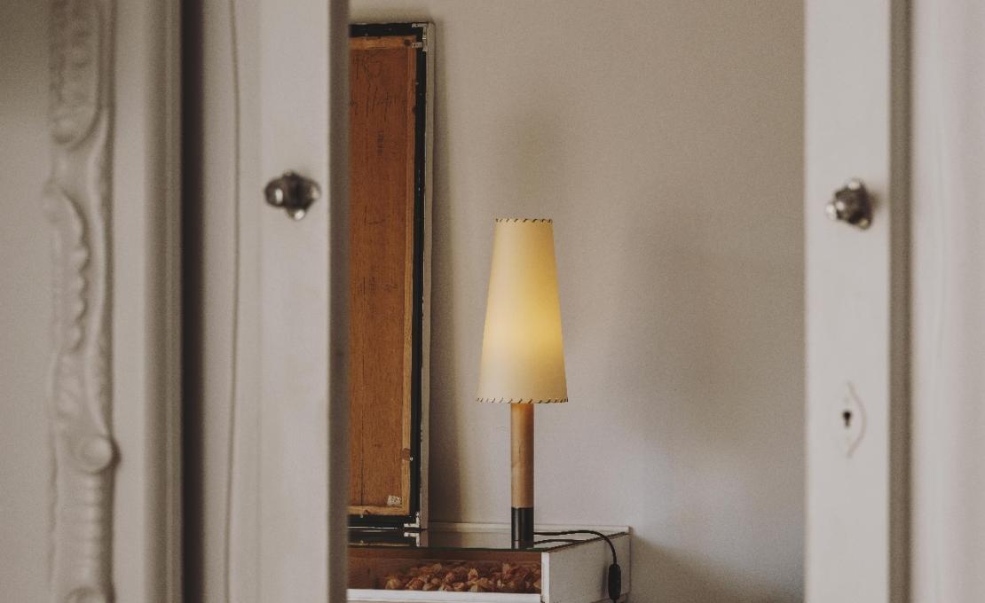 Настольная лампа от фабрики Santa&Cole модель BASTB0