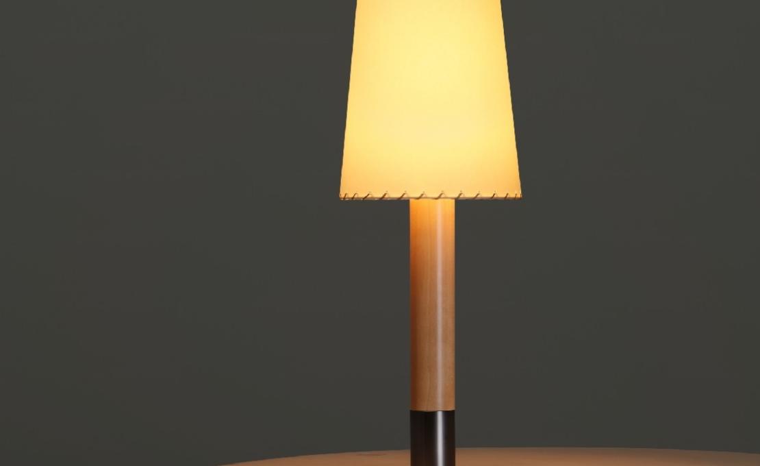 Настольная лампа от фабрики Santa&Cole модель BASTB0