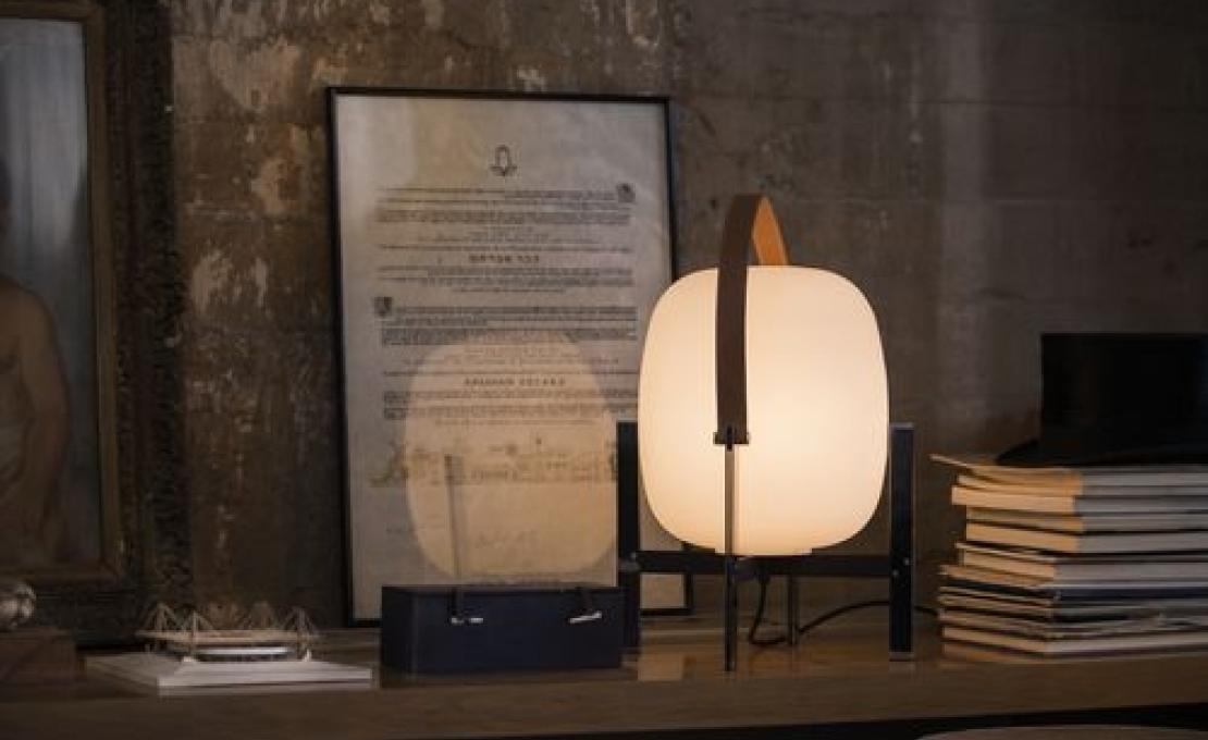 Настольная лампа от фабрики Santa&Cole модель CESTD0