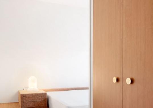 Настольная лампа от фабрики Santa&Cole модель BABTA01