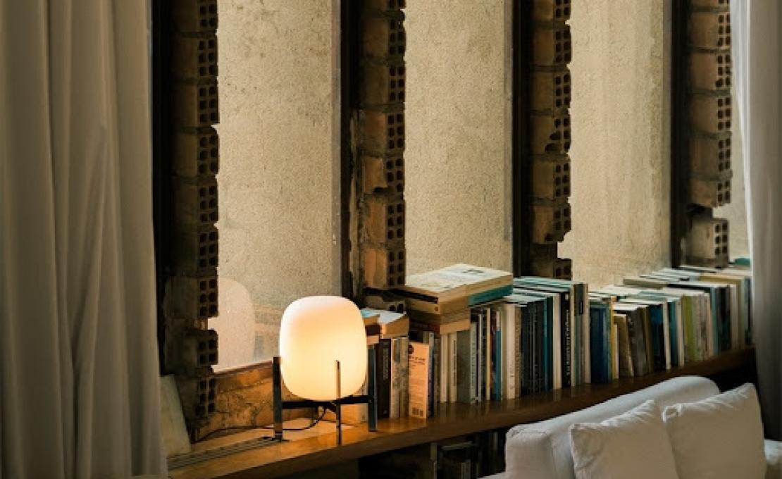 Настольная лампа от фабрики Santa&Cole модель CESTE01