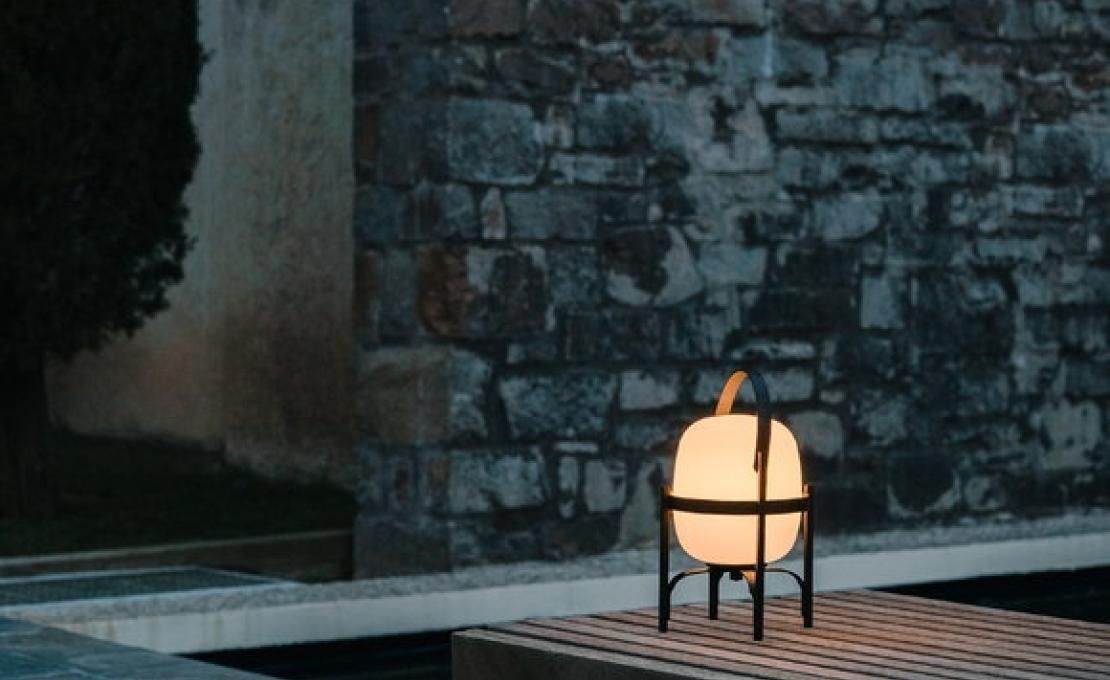 Настольная лампа от фабрики Santa&Cole модель CESTF01