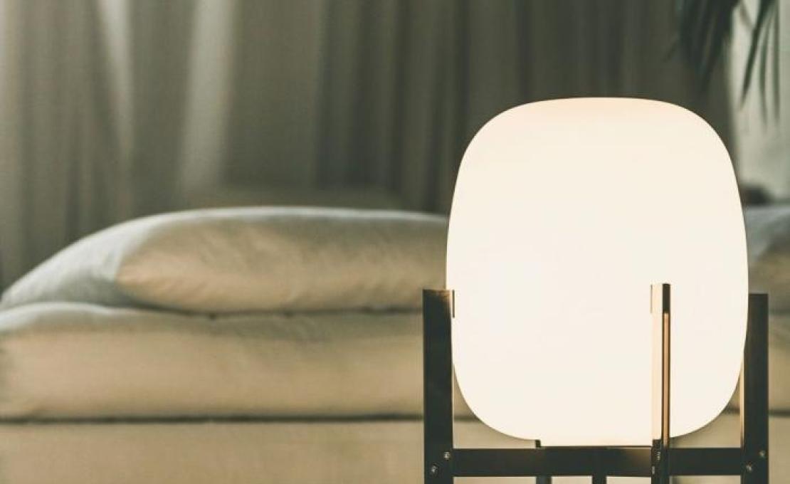 Настольная лампа от фабрики Santa&Cole модель CESTE01