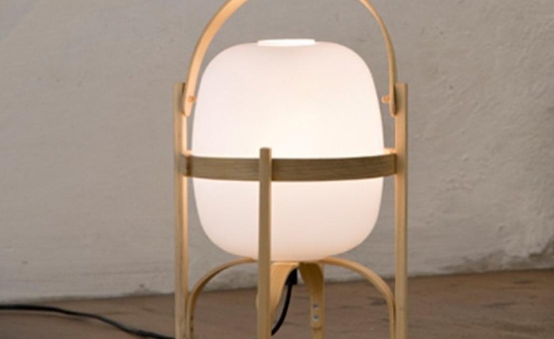 Настольная лампа от фабрики Santa&Cole модель CESTB0