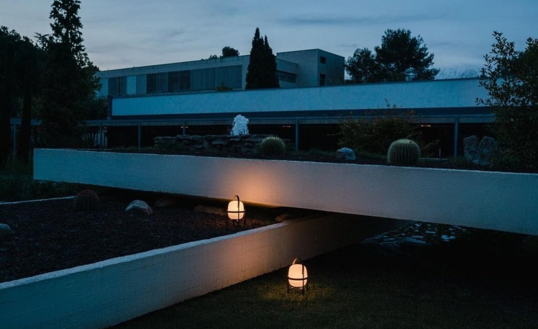 Настольная лампа от фабрики Santa&Cole модель CESTF01