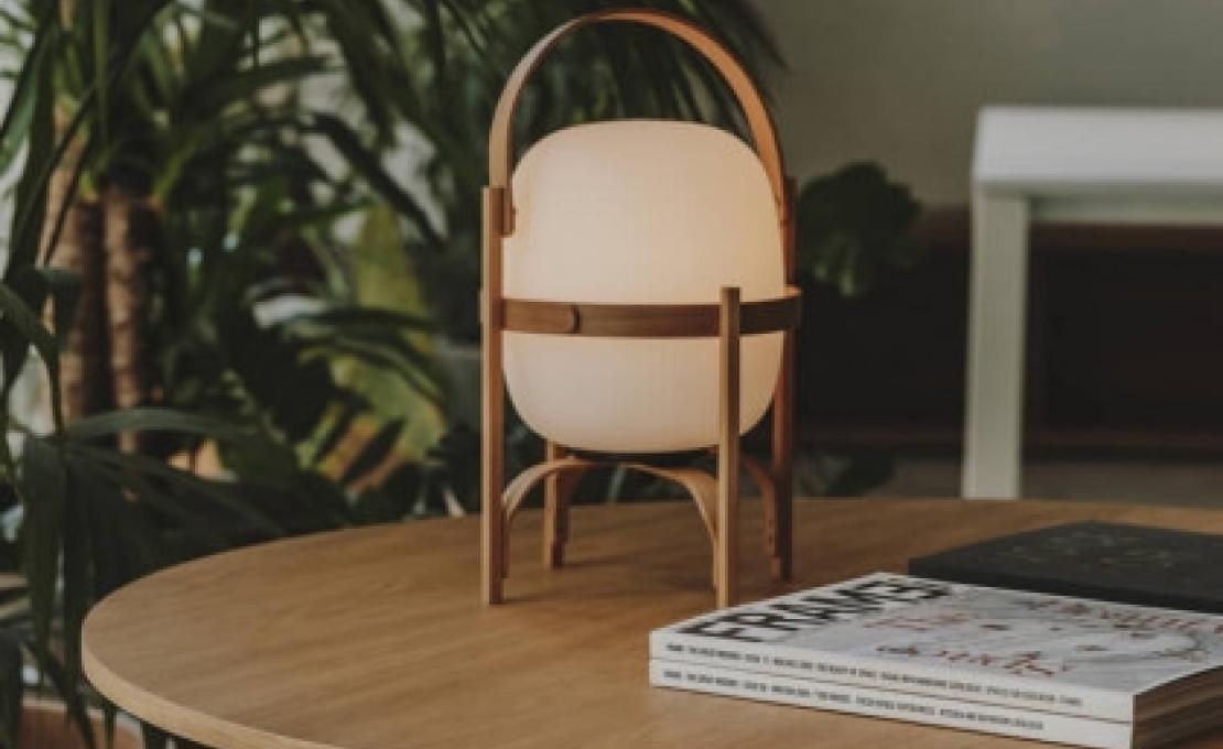 Настольная лампа от фабрики Santa&Cole модель CESTC0