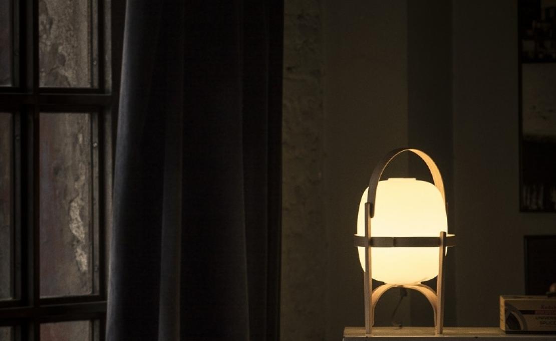 Настольная лампа от фабрики Santa&Cole модель CESTB0