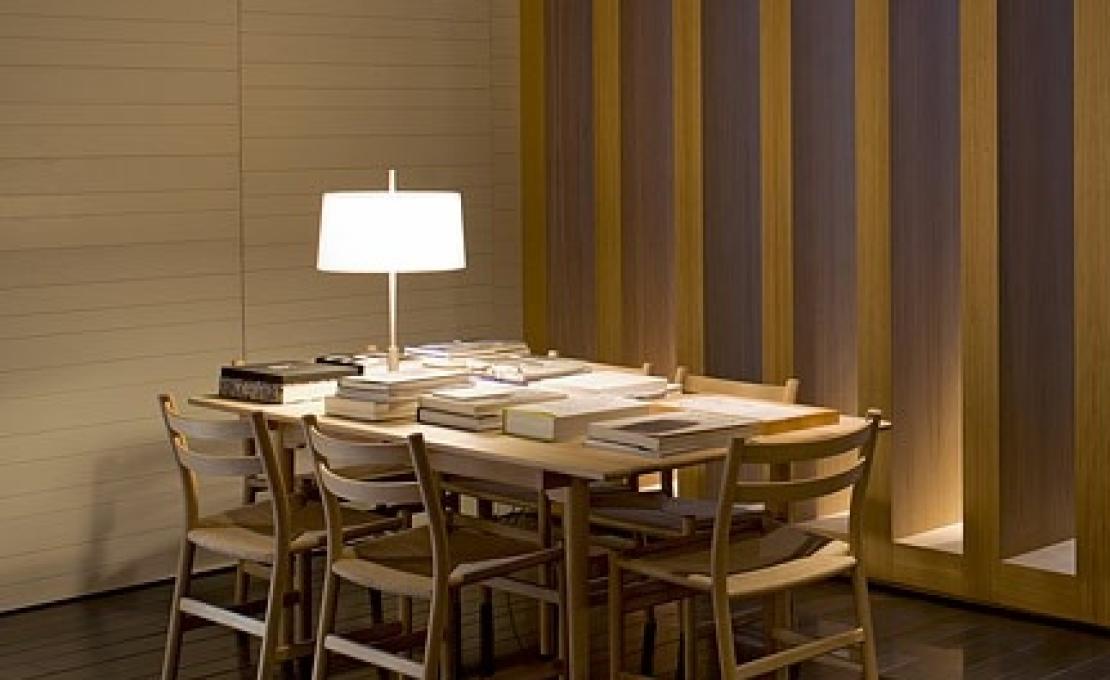 Настольная лампа от фабрики Santa&Cole модель DIATA0