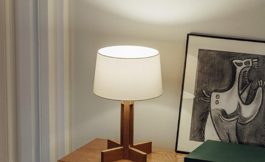 Настольная лампа от фабрики Santa&Cole модель FADTA01