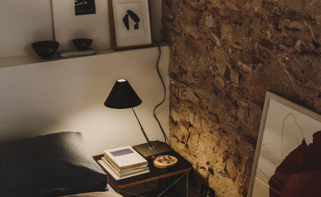 Настольная лампа от фабрики Santa&Cole модель GIRTA0