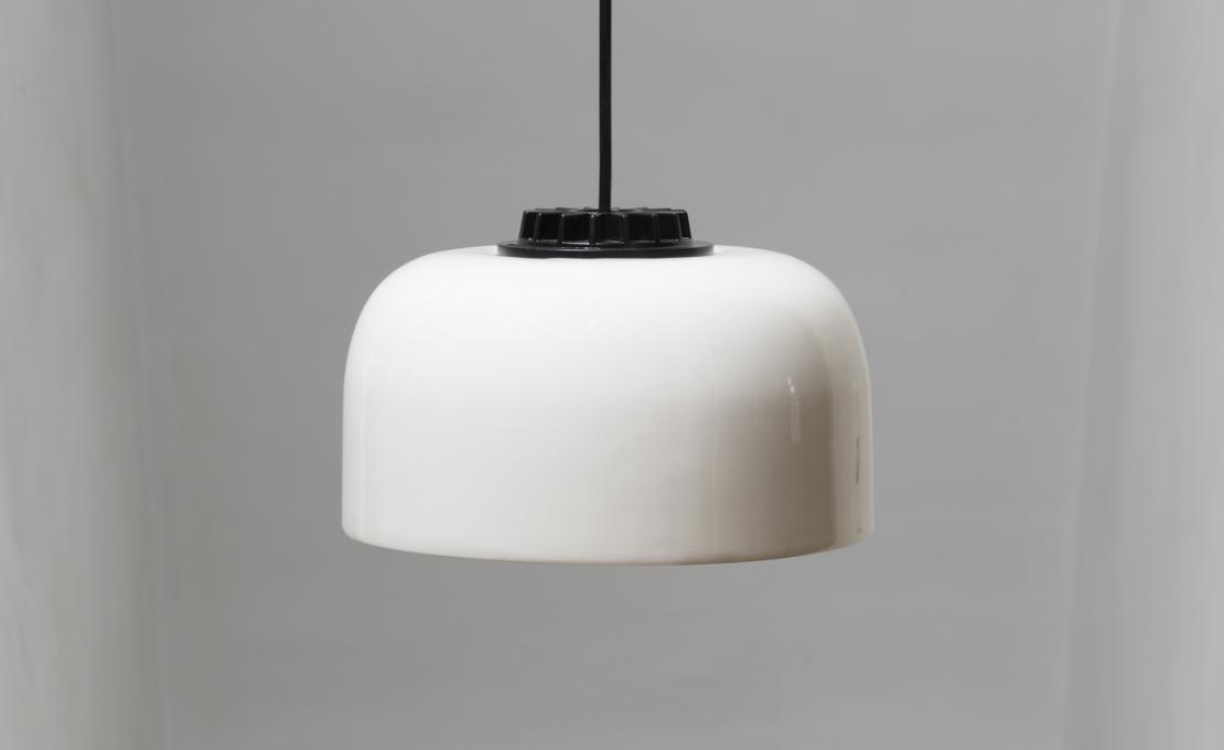 Подвесной светильник от фабрики Santa&Cole модель HHBPA