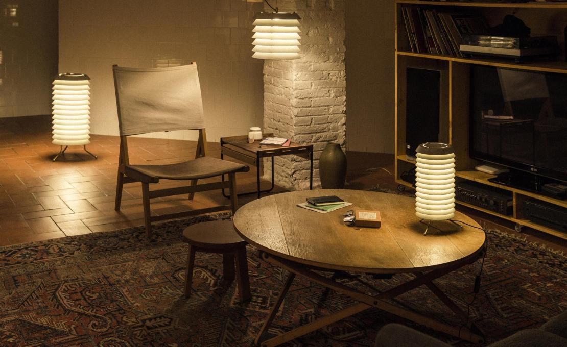 Настольная лампа от фабрики Santa&Cole модель MAITA0