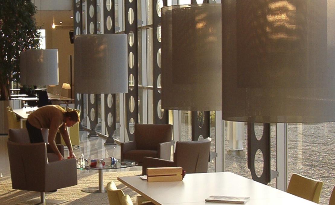 Подвесной светильник от фабрики Santa&Cole модель Moaré LM Pendant Lamp