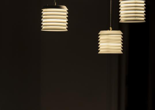 Подвесной светильник от фабрики Santa&Cole модель Maija Suspension Lamp