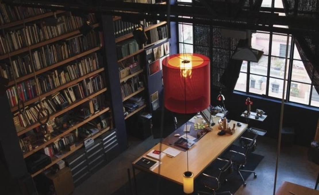 Подвесной светильник от фабрики Santa&Cole модель Moaré XL Pendant Lamp