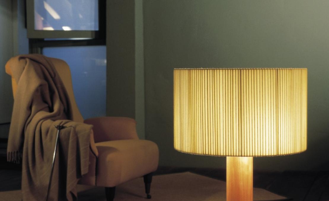 Настольная лампа от фабрики Santa&Cole модель MORTA0