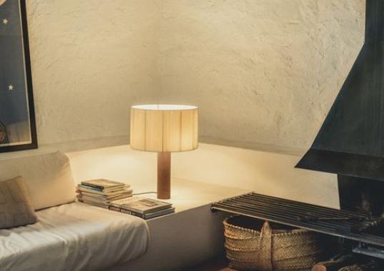 Настольная лампа от фабрики Santa&Cole модель MORTA0