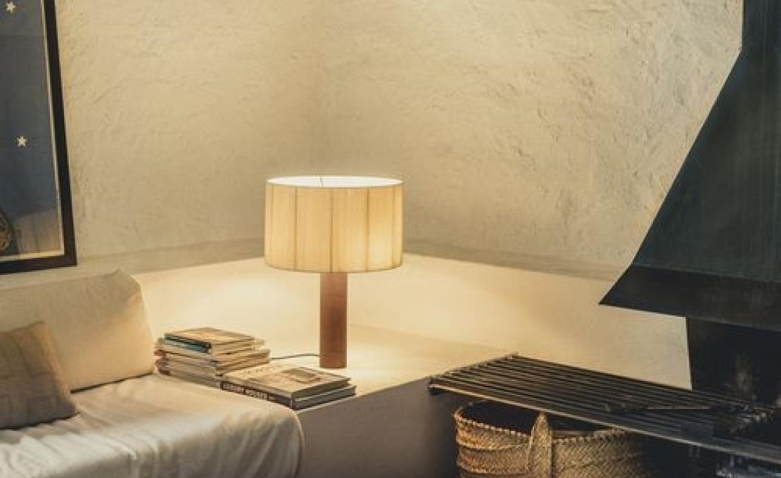 Настольная лампа от фабрики Santa&Cole модель MORTA0