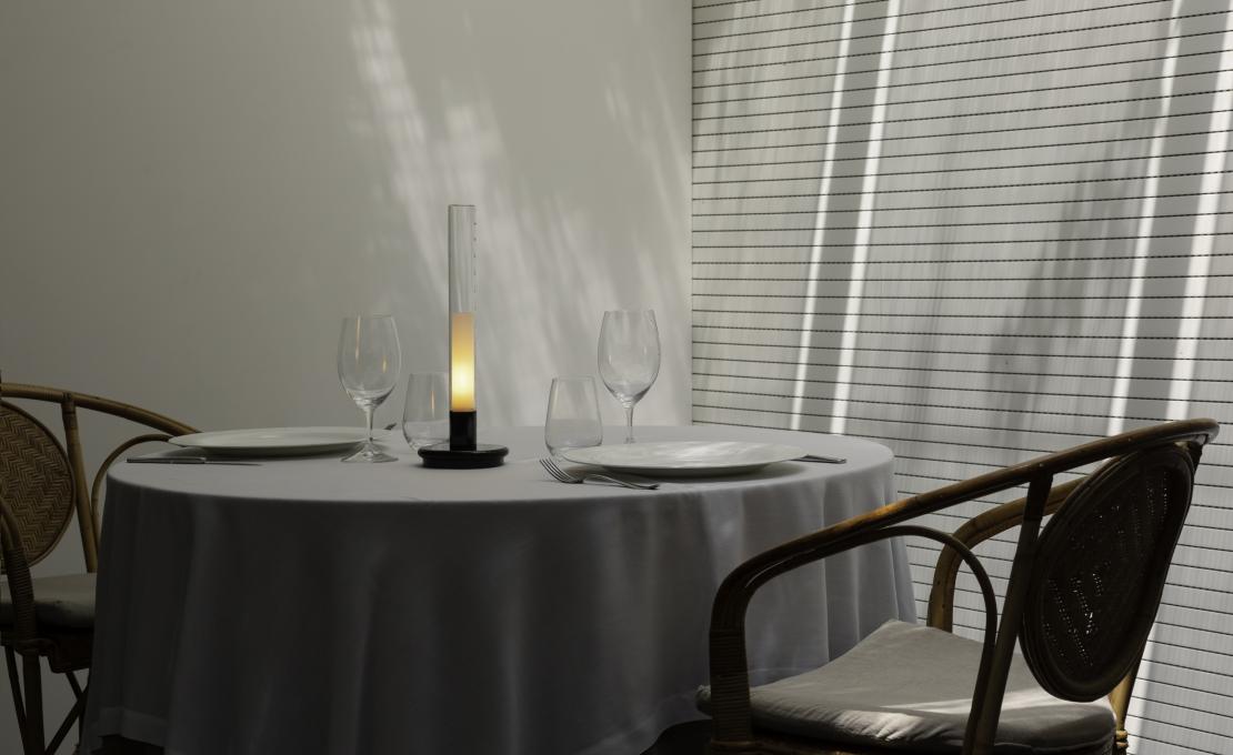 Настольная лампа от фабрики Santa&Cole модель SYLTA01