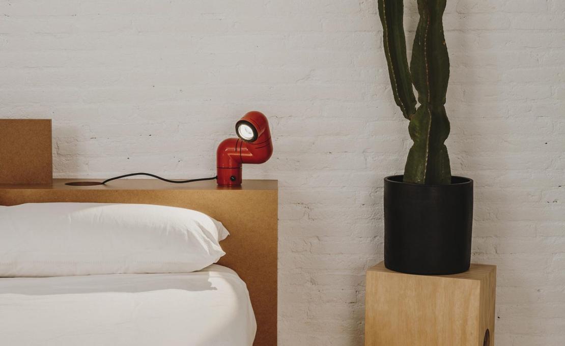 Настольная лампа от фабрики Santa&Cole модель TATTA0