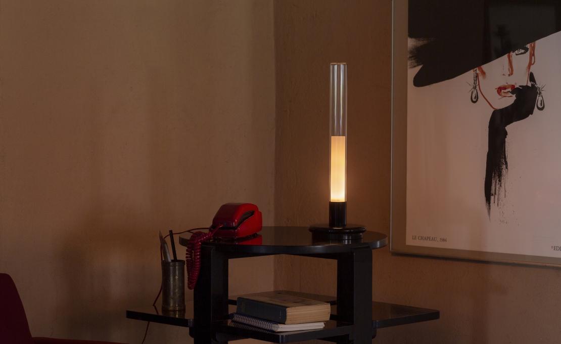 Настольная лампа от фабрики Santa&Cole модель SYLTA01