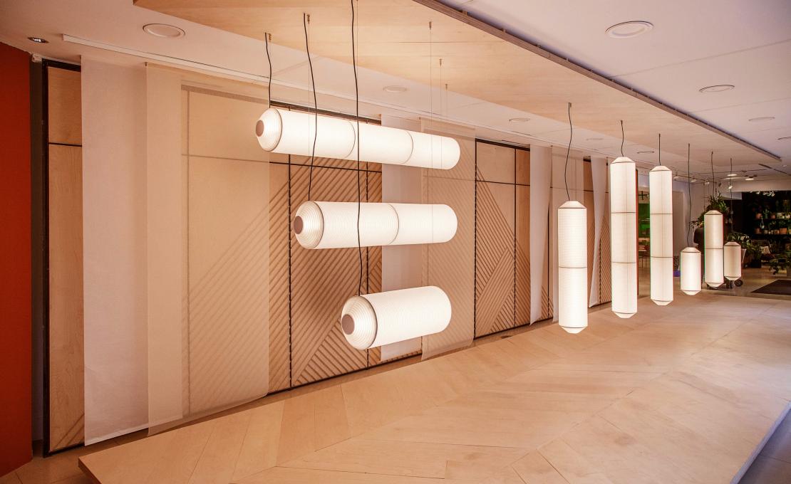 Подвесной светильник от фабрики Santa&Cole модель Tekio Horizontal Pendant Lamp