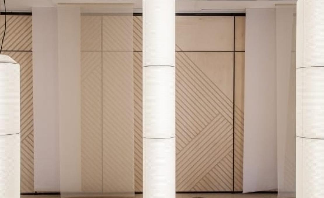 Подвесной светильник от фабрики Santa&Cole модель Tekio Vertical Pendant Lamp