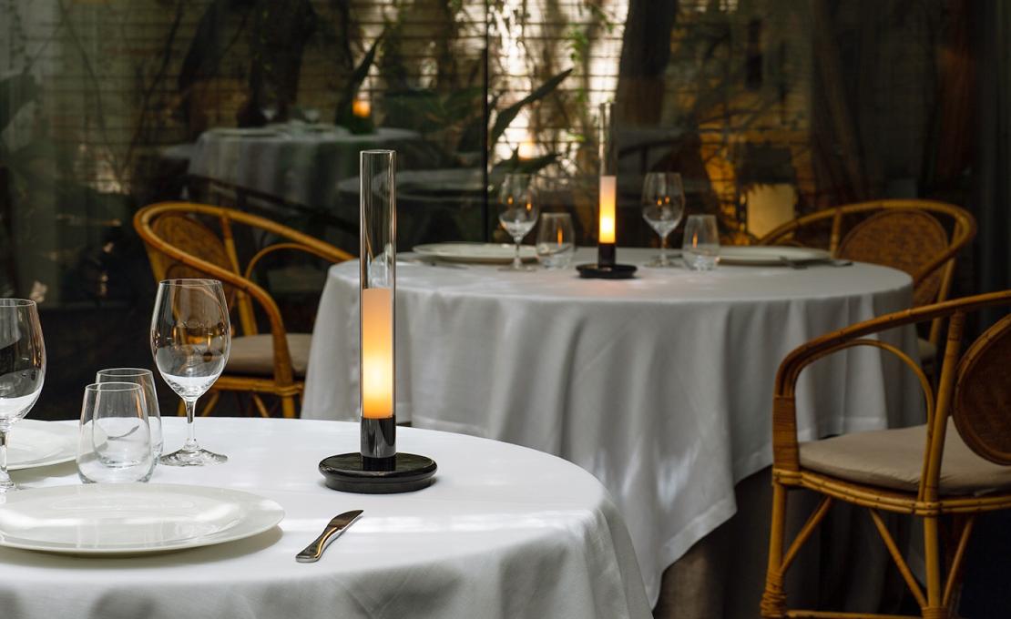 Настольная лампа от фабрики Santa&Cole модель SYLTA01