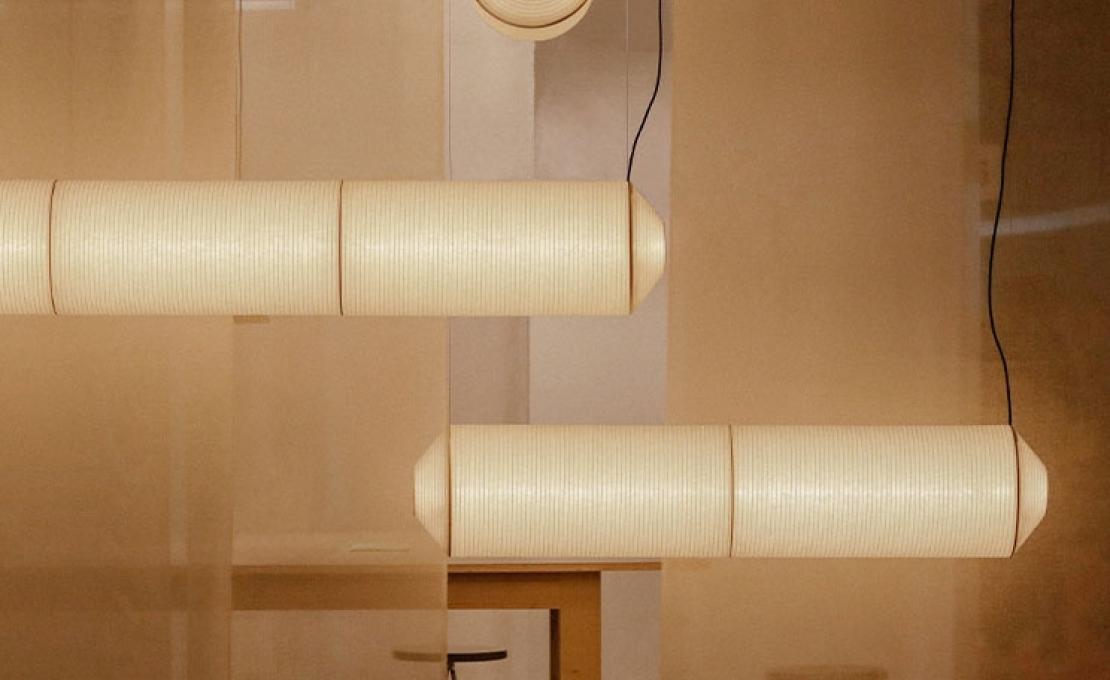 Подвесной светильник от фабрики Santa&Cole модель Tekio Horizontal Pendant Lamp